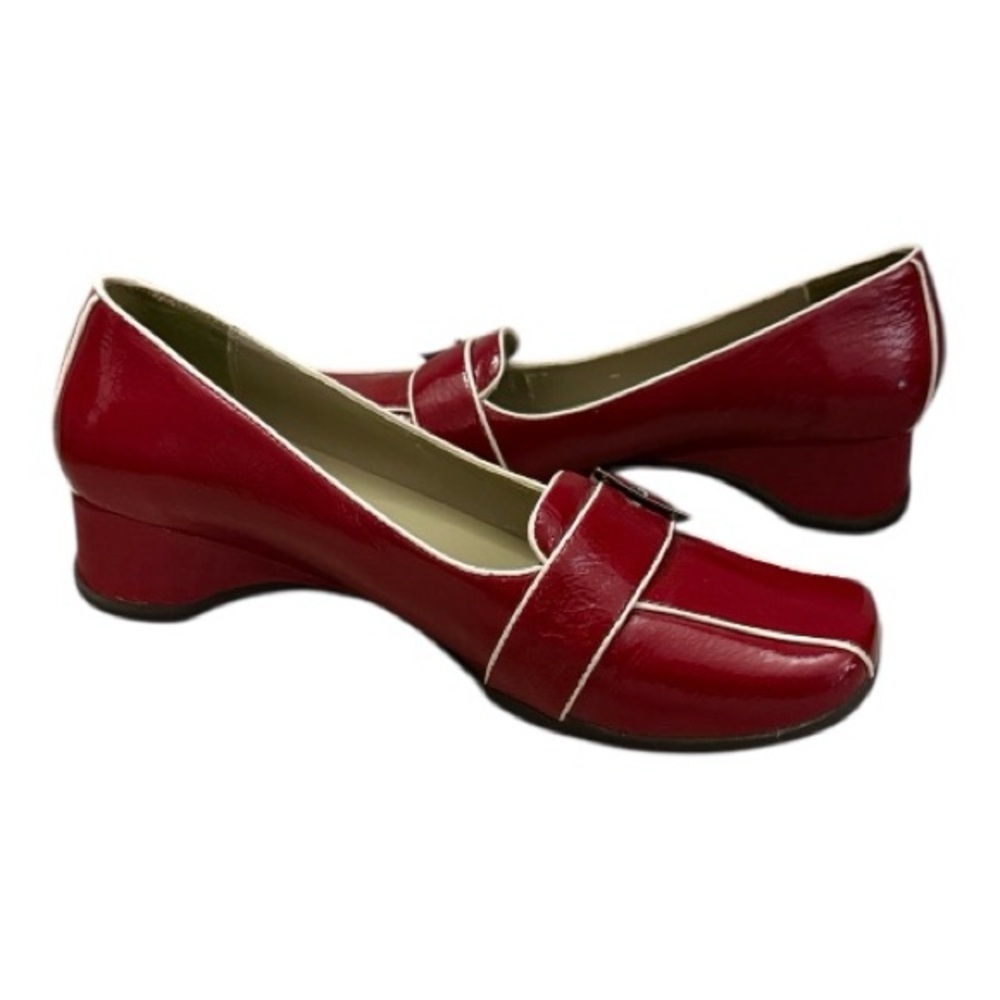 “Kenneth Cole Reaction Joan Shark Red Buckle Square-Toe Loafers - Picture 4 of 7